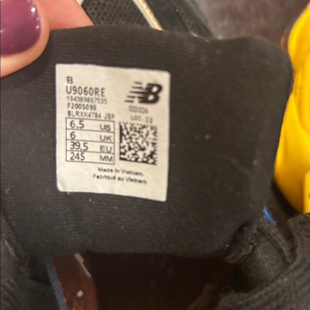 Black and Yellow New Balance - Picture 4 of 6